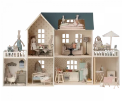 Maileg Dollhouse -Odin Parker 11 3000 00 02 6 900x750 resize fill 2000x png