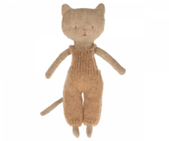 Maileg Cat Stuffed Animal -Odin Parker 16 2903 00 2 900x750 resize fill 2048x png