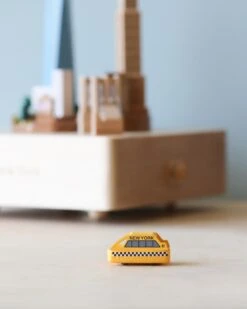Wooden New York Music Box -Odin Parker 2J2A3508 2