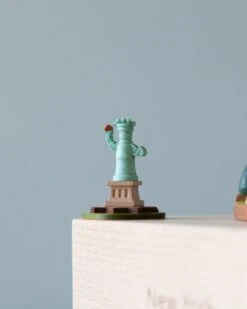 Wooden New York Music Box -Odin Parker 2J2A3528 2