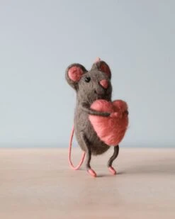 Felt Mouse With Heart -Odin Parker 2J2A4287