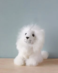 Fluffy Lion Stuffed Animal -Odin Parker 2J2A4470 2