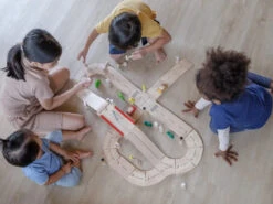 Plan Toys Wooden Road System Deluxe -Odin Parker 38411dd59a7a9a1ef5944545ded5acc77a726399a8051e949fac3ebc02335e83 jpeg