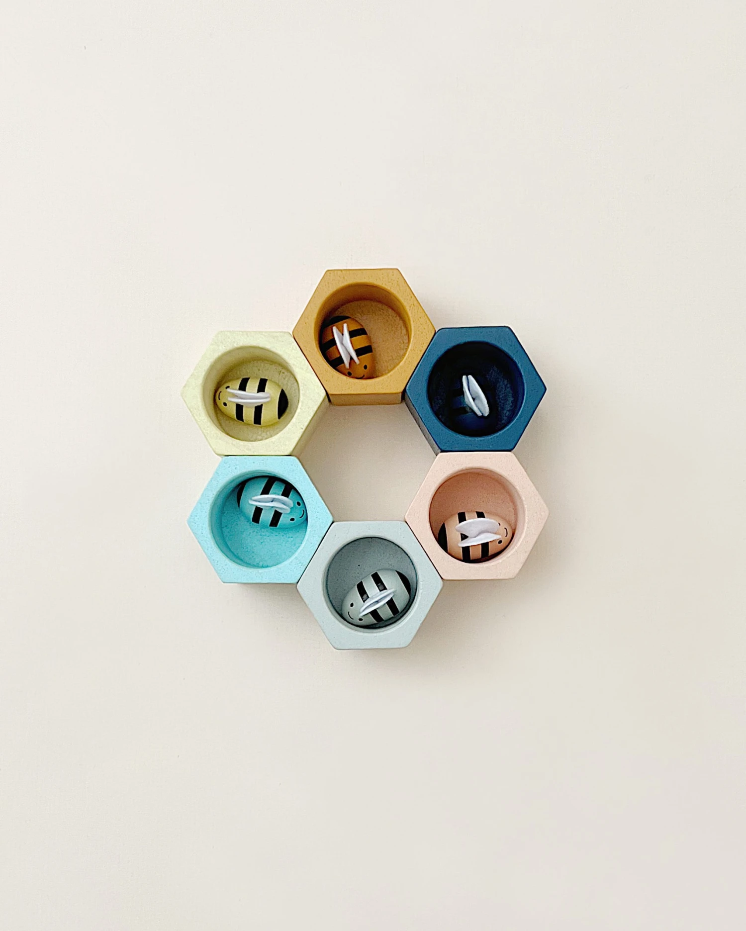 Plan Toys Beehive Sorting Set 5 Plan Toys Beehive Sorting Set - Image 3