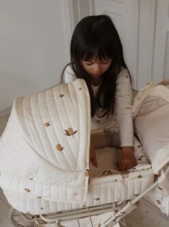 Konges Sløjd Doll Pram - Lemon -Odin Parker DOLL PRAM Doll toys KS3564 LEMON 2 f8eb2ecc ac1c 4d65 9661 092091e3e548 jpg