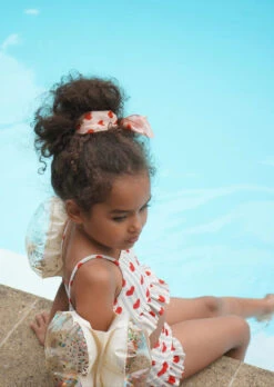 Konges Sløjd Inflatable Water Wings - Transparent Confetti Hearts -Odin Parker WATER WINGS HEART Swim wings KS5373 TRANSPARENT CREAM 1 8ca78aa1 110d 4c5e 8a0d da1d08a7a6c1 1080x jpg